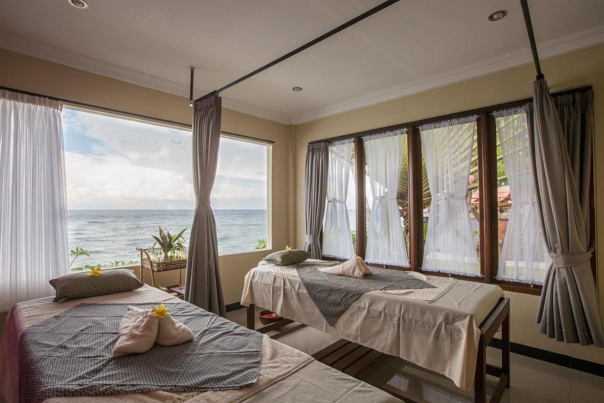 Puri Wirata Dive Resort And Spa Amed Exterior photo