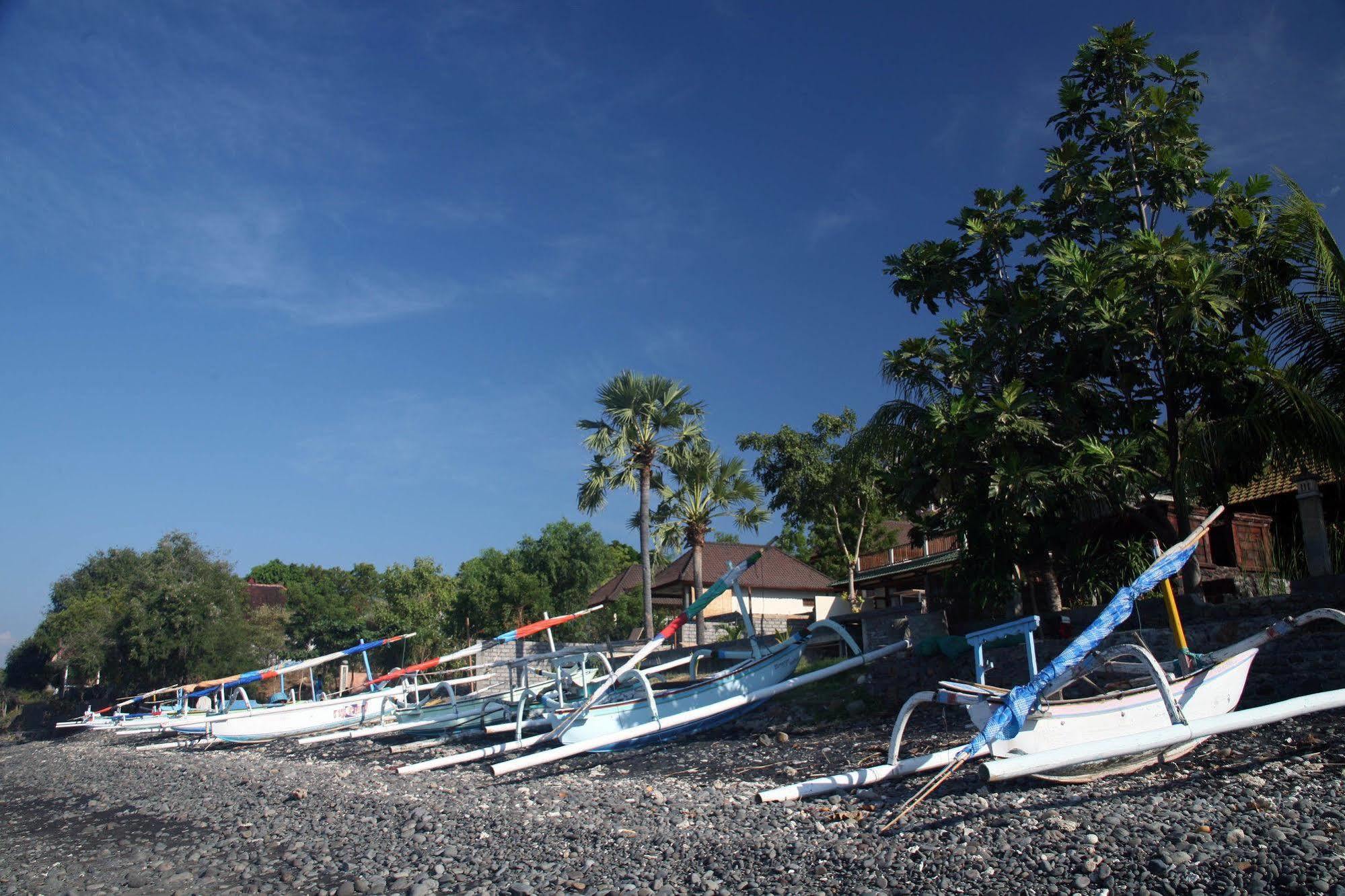 Puri Wirata Dive Resort And Spa Amed Exterior photo