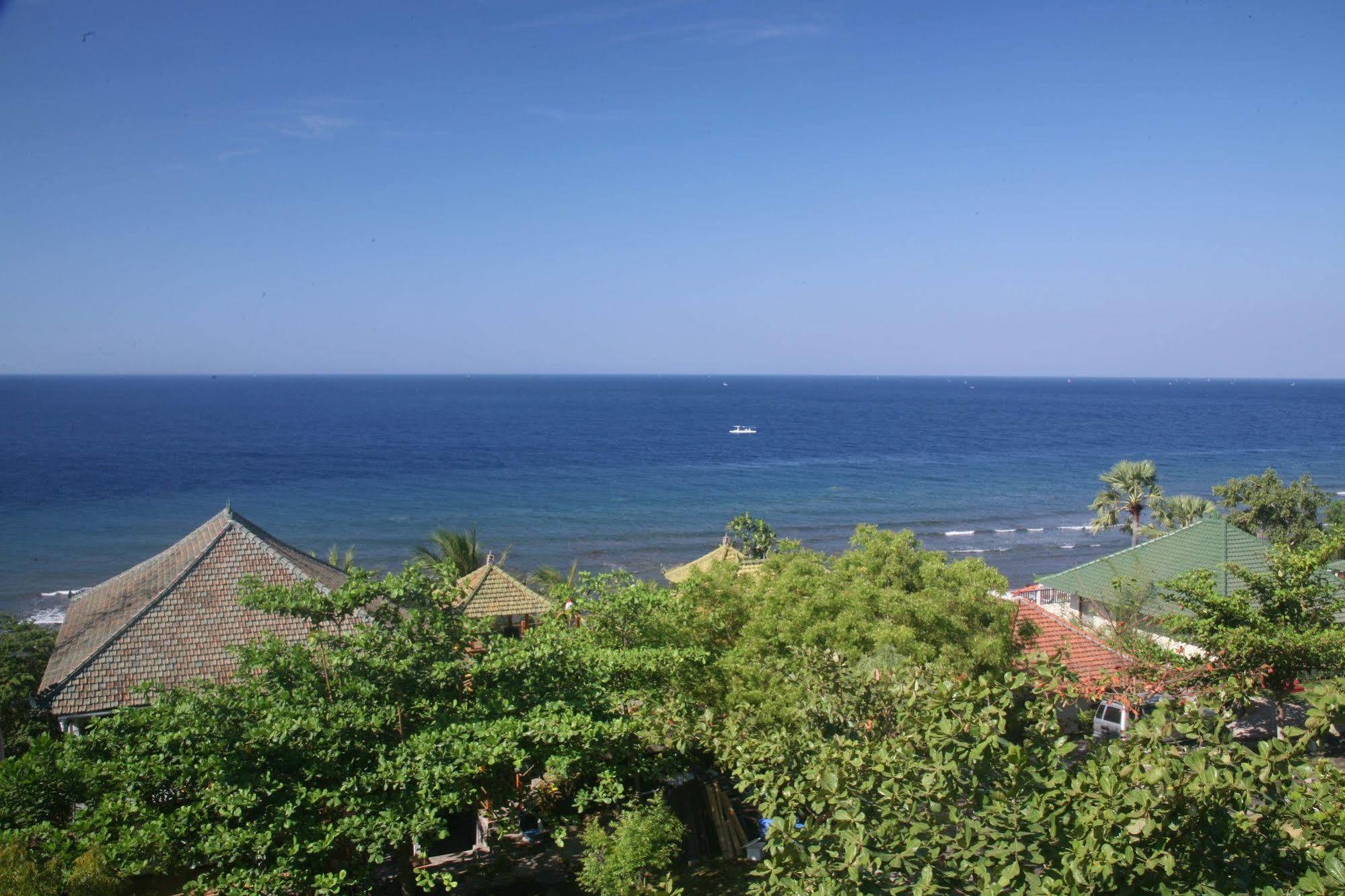 Puri Wirata Dive Resort And Spa Amed Exterior photo