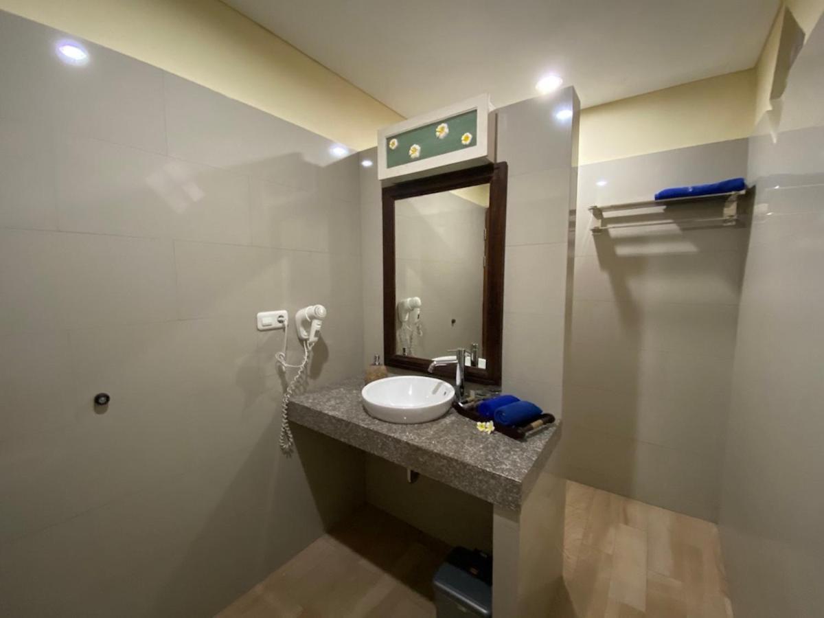 Puri Wirata Dive Resort And Spa Amed Exterior photo